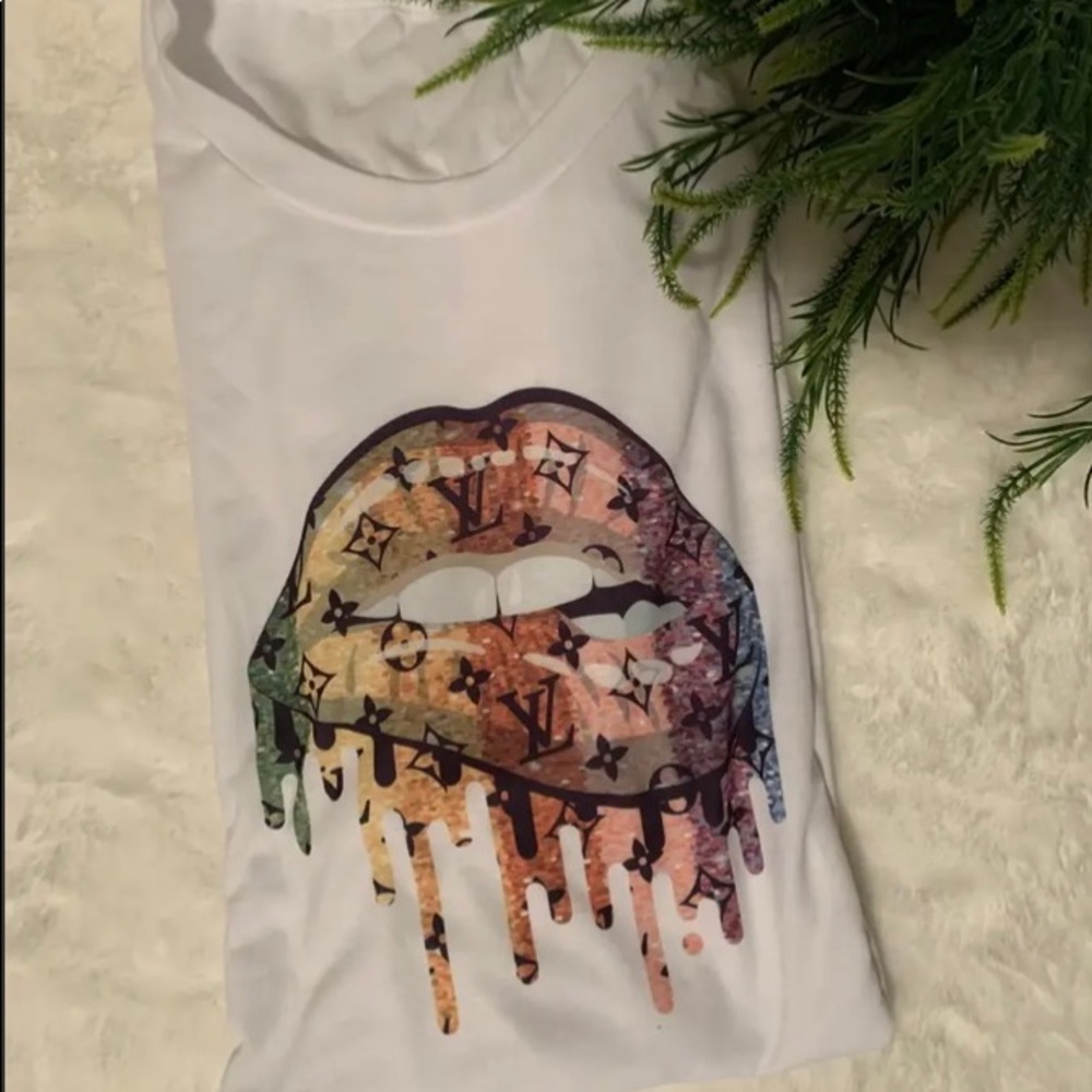 Rainbow LV Lips Tee
